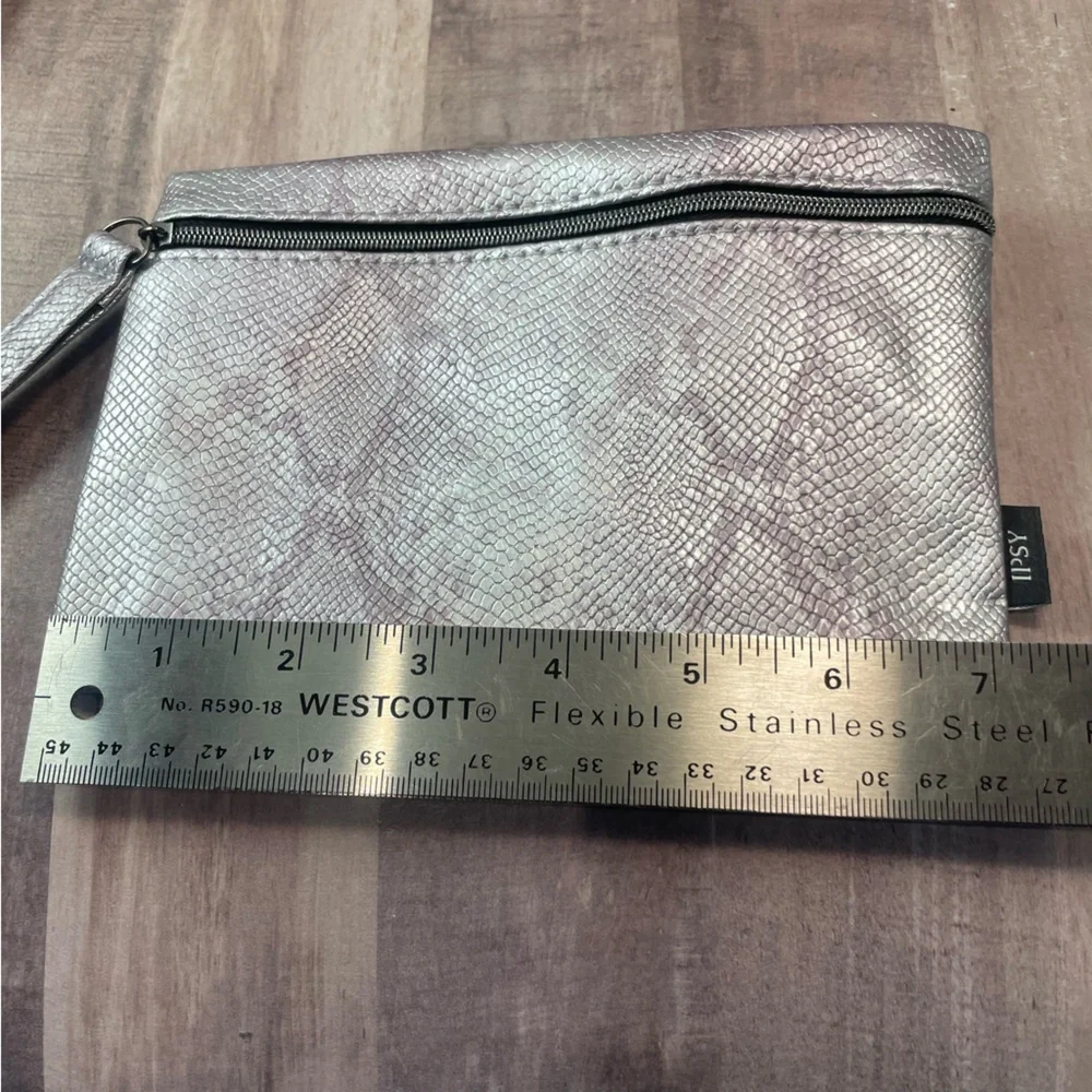IPSY Glam Bag November 2024 / Silver Metallic snake print makeup wristlet! New